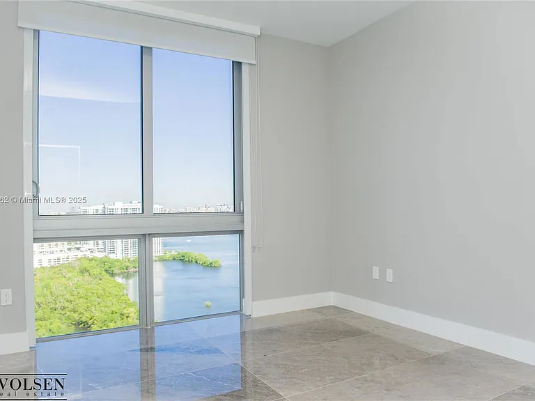 16385 Biscayne Blvd #2615 — Photo 26