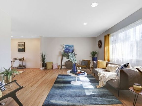 4th image of 53 Woodland Ave