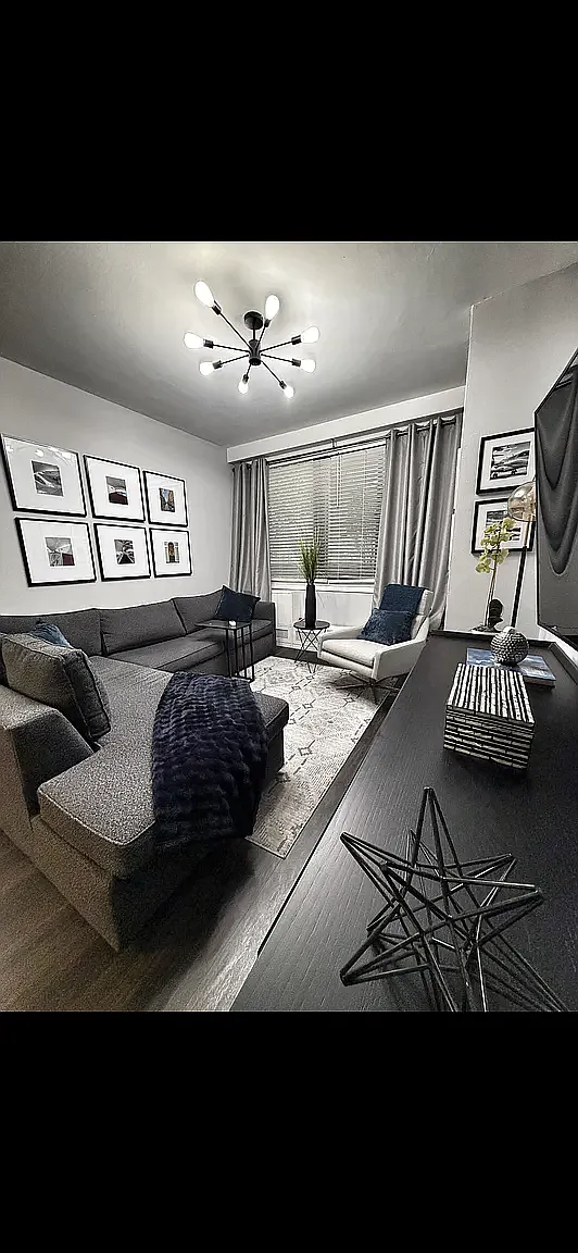16 West 16th Street — Photo 1