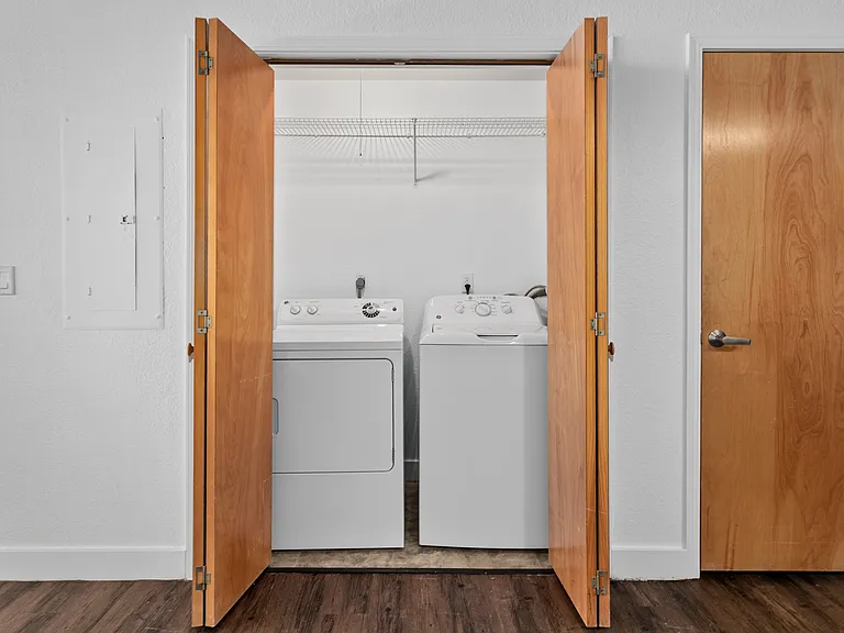 Opera House - In Unit Washer/Dryer