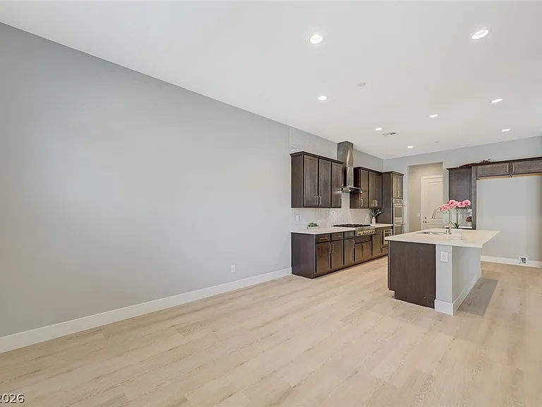 131 Robledo St — Photo 23