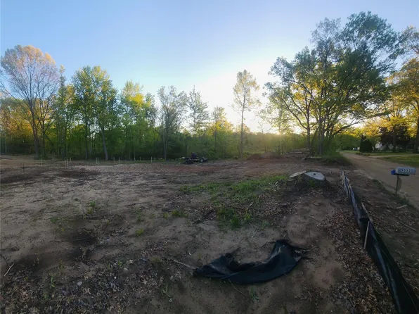 9036 Cedar Island Rd, White Lake, MI 48386