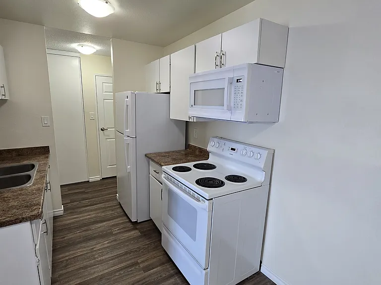 4001 Enemark Cres — Photo 13