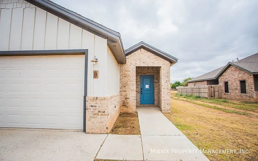 3 bedroom |2403 Quitman Ave #B — Photo 1