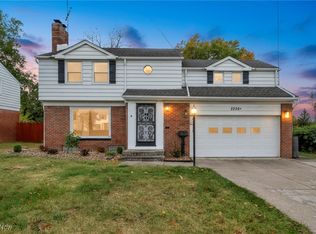 2256 N Taylor Rd, Cleveland Heights, OH 44112