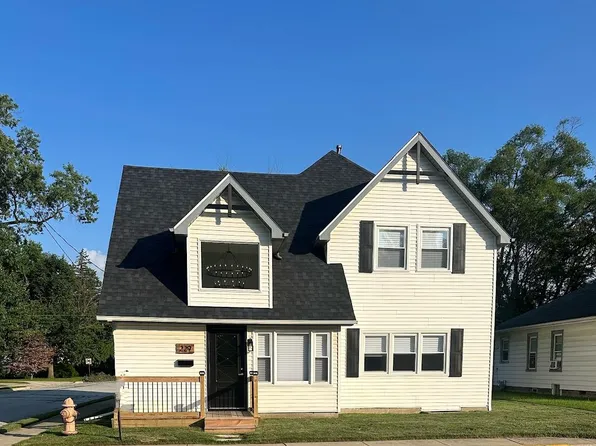 229 E Beam St, Porter, IN 46304