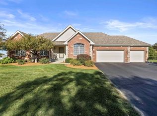 11558 Ridgecrest Dr, Roscoe, IL 61073