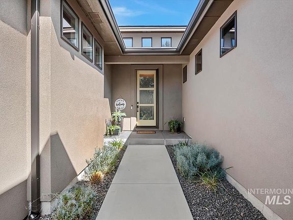 3rd image of 6170 W Ina Dr