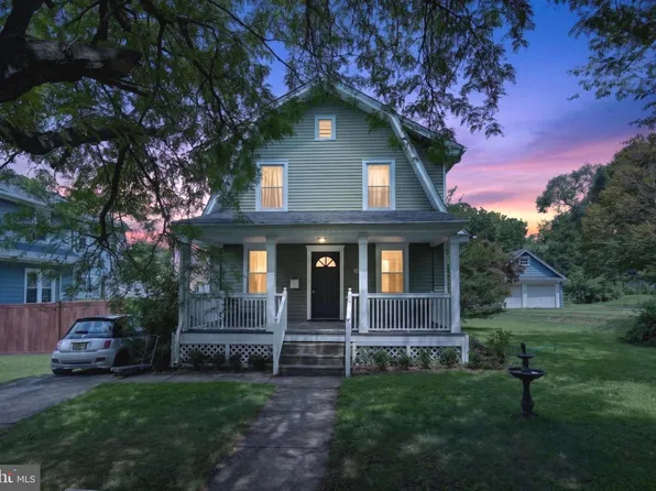 910 Highland Ave, Palmyra, NJ 08065