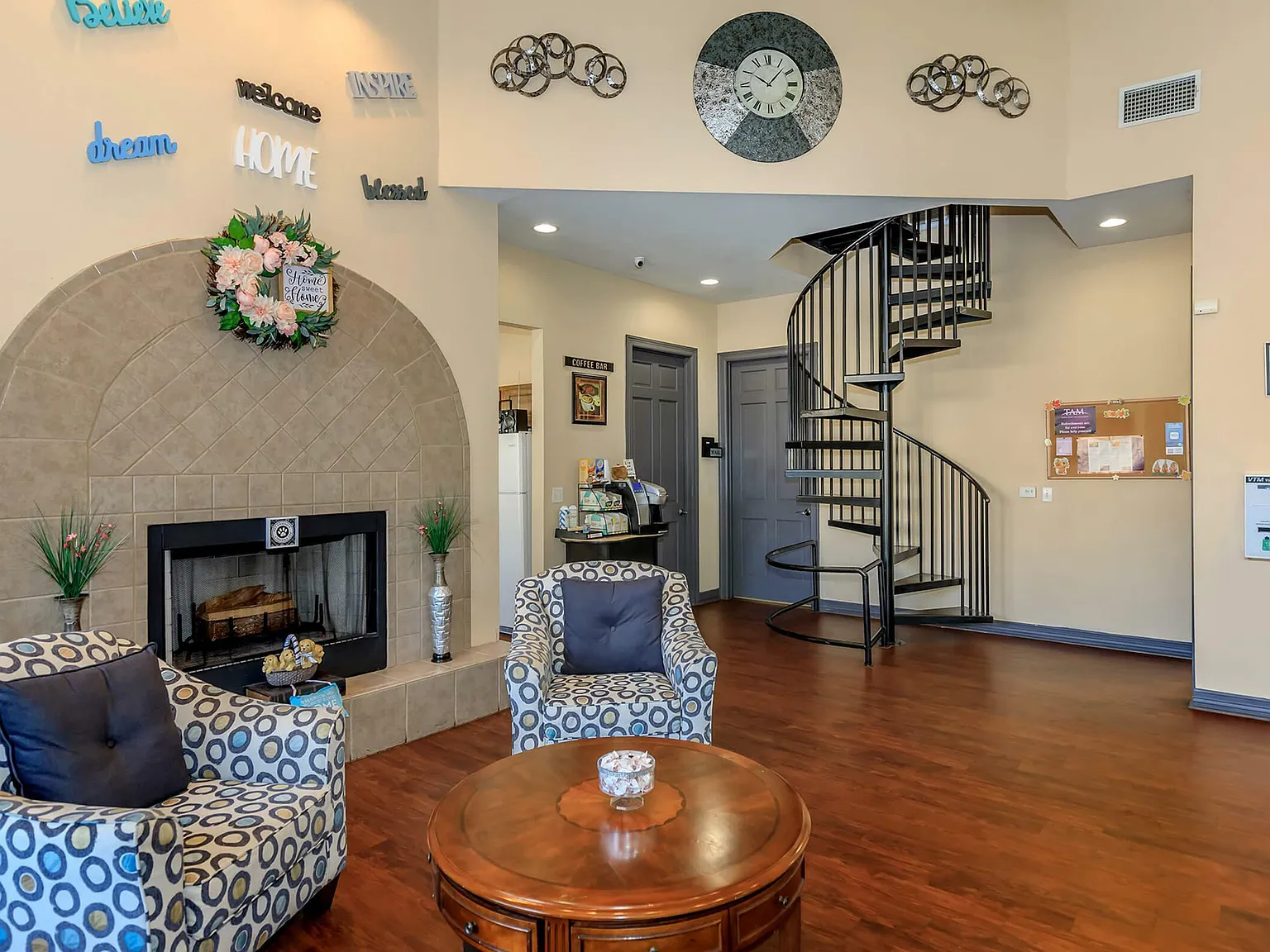 Willowbend Apartments — Photo 2