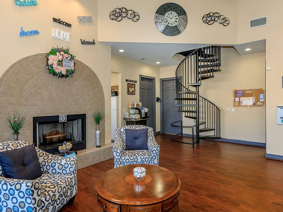 Stylish Clubhouse at Willowbend Apartments - San Antonio, TX