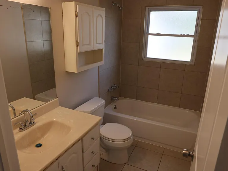 1453 E Goulson Ave — Photo 7