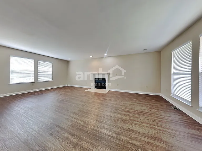 1811 Sumpter Ct — Photo 6