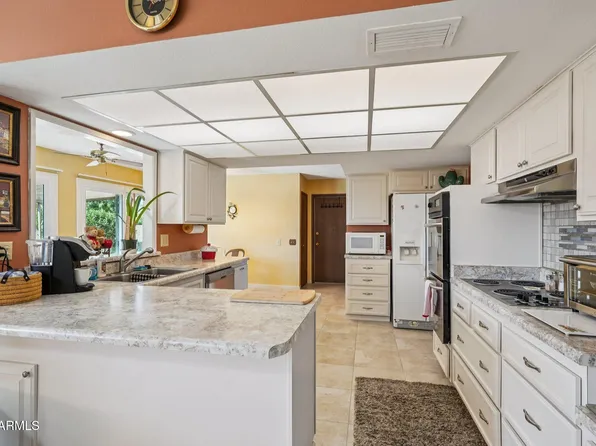 9843 W WRANGLER Drive, Sun City, AZ 85373