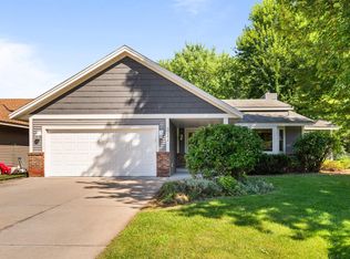 3242 Libby Ln, Vadnais Heights, MN 55127