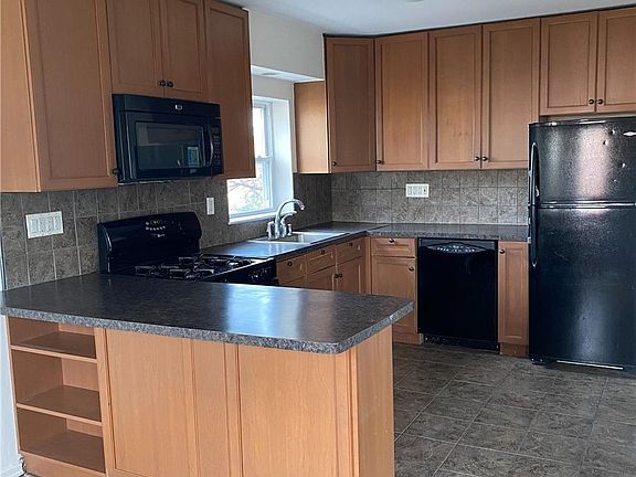4th image of 42-03 216th St