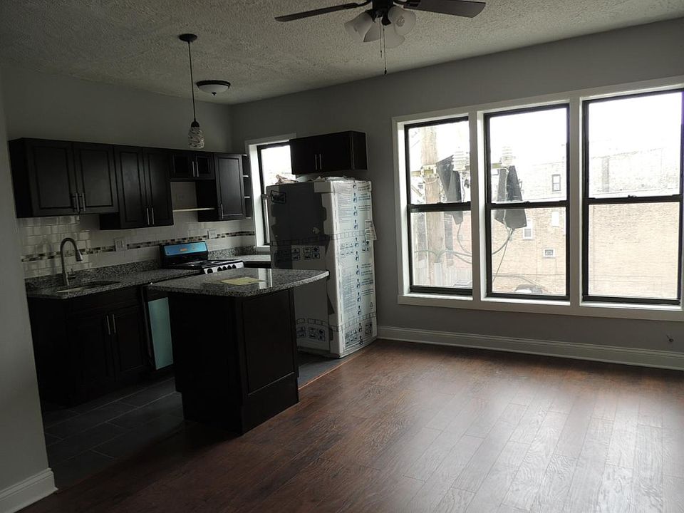 1st image of 4518 N Clarendon Ave #307