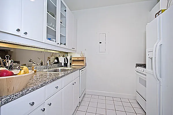 Rented by Sumitomo Real Estate Sales | media 8