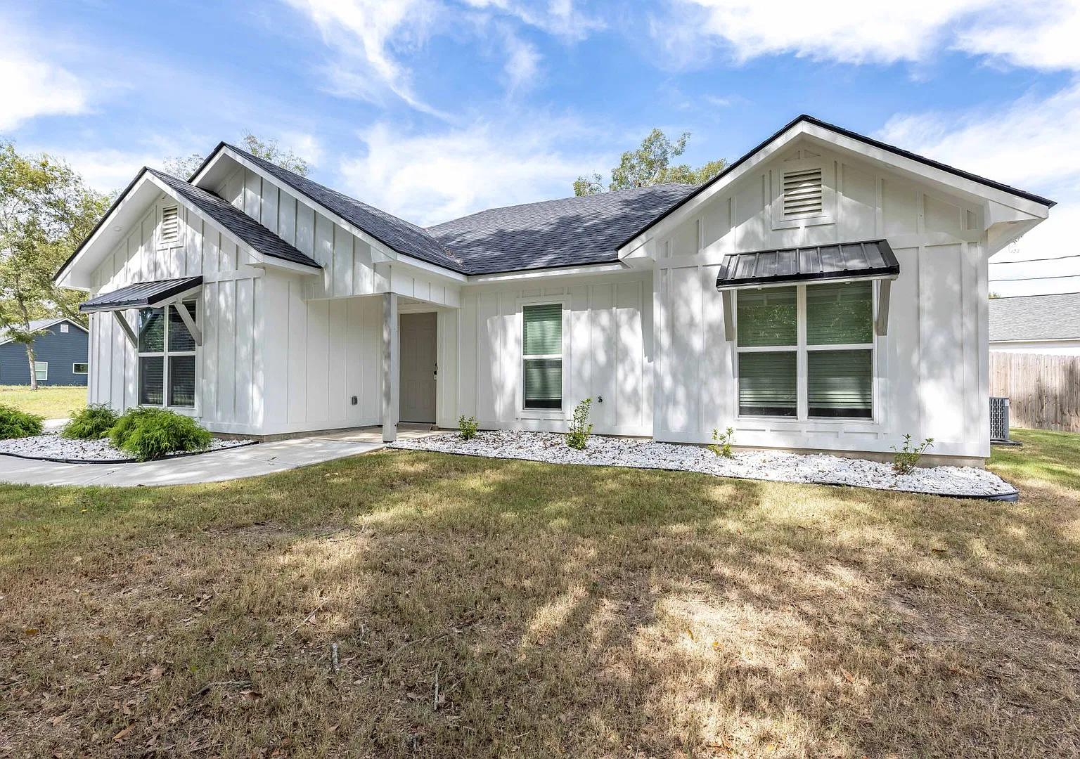 Charming New Build — Photo 2