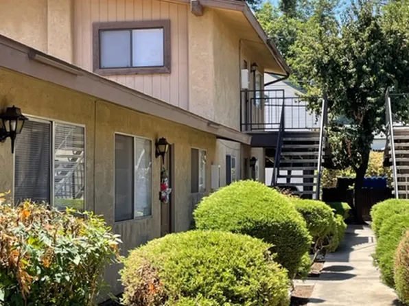 445 S Garden St APT D, Visalia, CA 93277