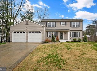 534 Foxwood Dr, Mount Laurel, NJ 08054