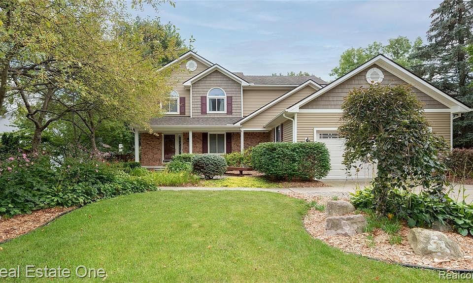 2369 Lansbury Dr, Waterford, MI 48329 Zillow