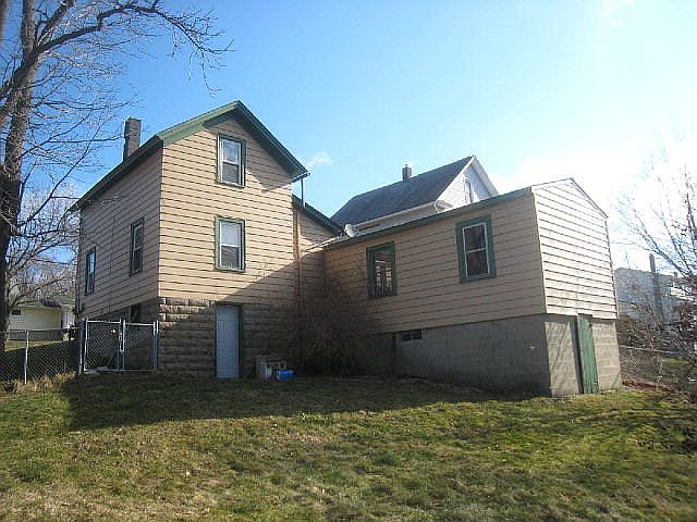 1st image of 786 North St