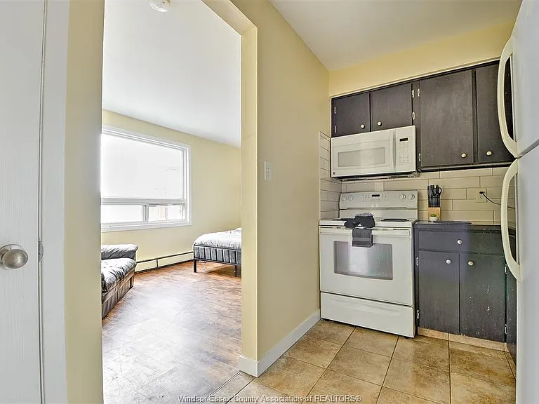 821 Pillette Rd #7 — Photo 12
