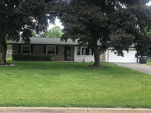 2nd image of 2706 Fleetwood Dr
