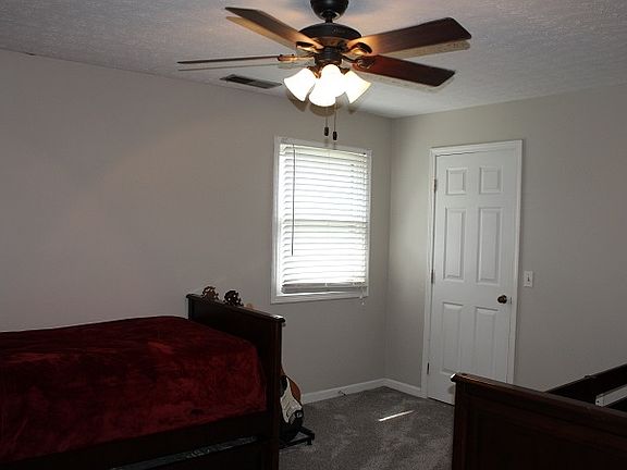 3rd image of 350 Lakeland Dr