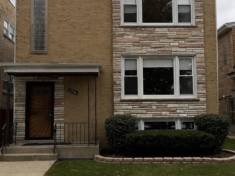 2706 N Melvina Ave #1 — Photo 1