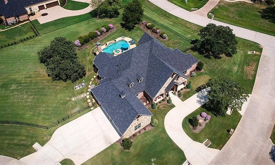 1st image of 721 Corsica Ct