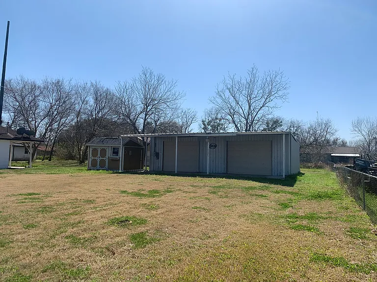 10704 State Highway 185 S — Photo 56