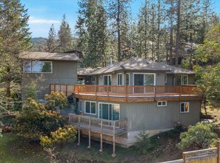 1105 Ivy Ln, Ashland, OR 97520