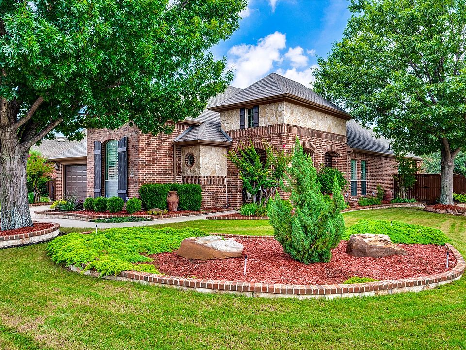 1st image of 1700 Woodway Dr