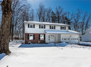 19 Chateau Dr, Whitesboro, NY 13492