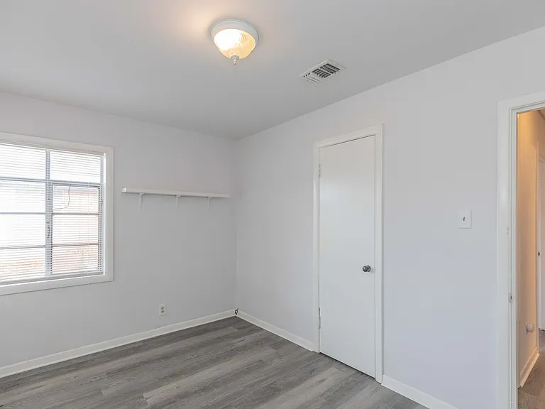 2706B Curtis Dr — Photo 8