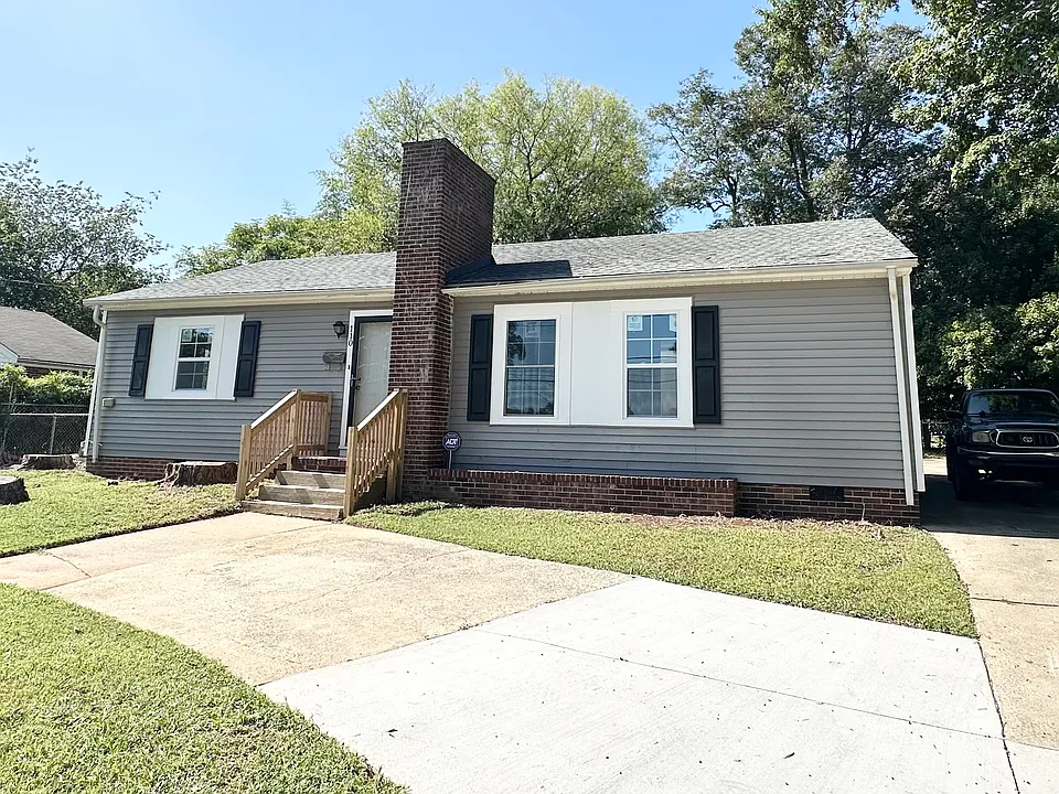 110 W Summit Ave