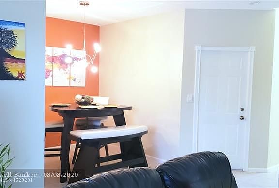 5th image of 124 Riverwalk Cir