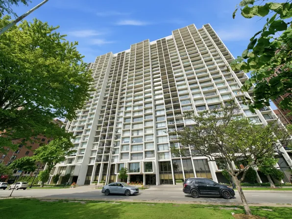 3200 N Lake Shore Dr APT 2102, Chicago, IL 60657
