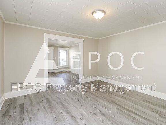 4th image of 910 Caldwell St