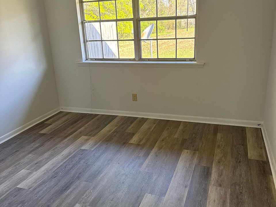 1st image of 126 Vian Ct