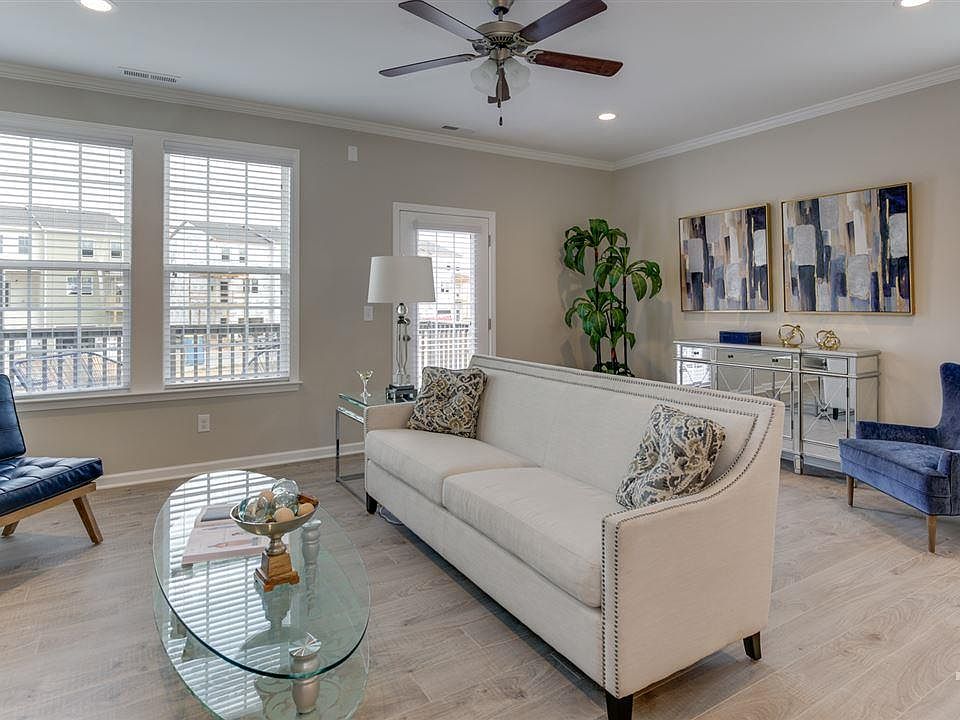 2nd image of 6621 Academic Ave