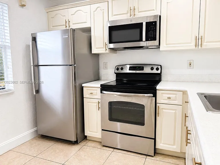 7668 SW 152nd Ave #216 — Photo 3