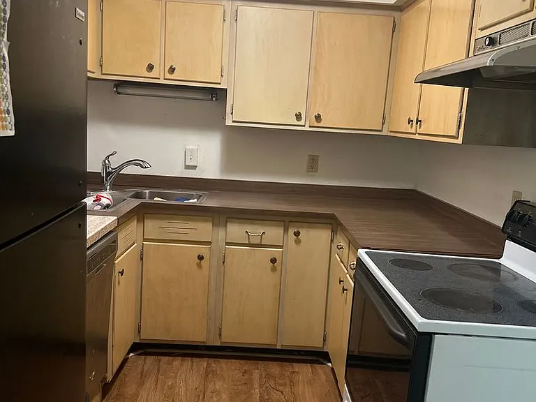 420 W Wood St — Photo 3