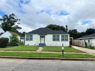 1304 N Cloverleaf Cir, Mobile, AL 36605