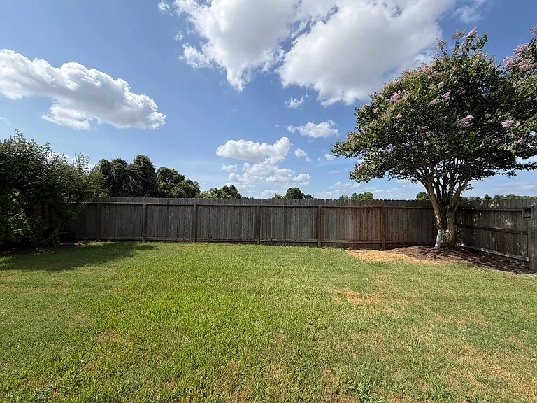12726 Benton Park Ln — Photo 10