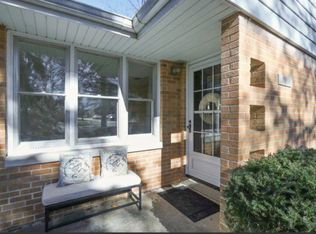 236 Park Ave, Lake Forest, IL 60045