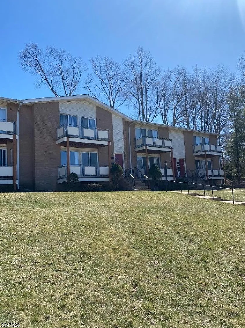 1 bed, 1.0 bath, $1,875 — Photo 3