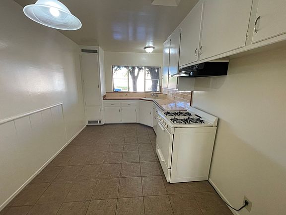 5th image of 1114 E Wilson Ave #3